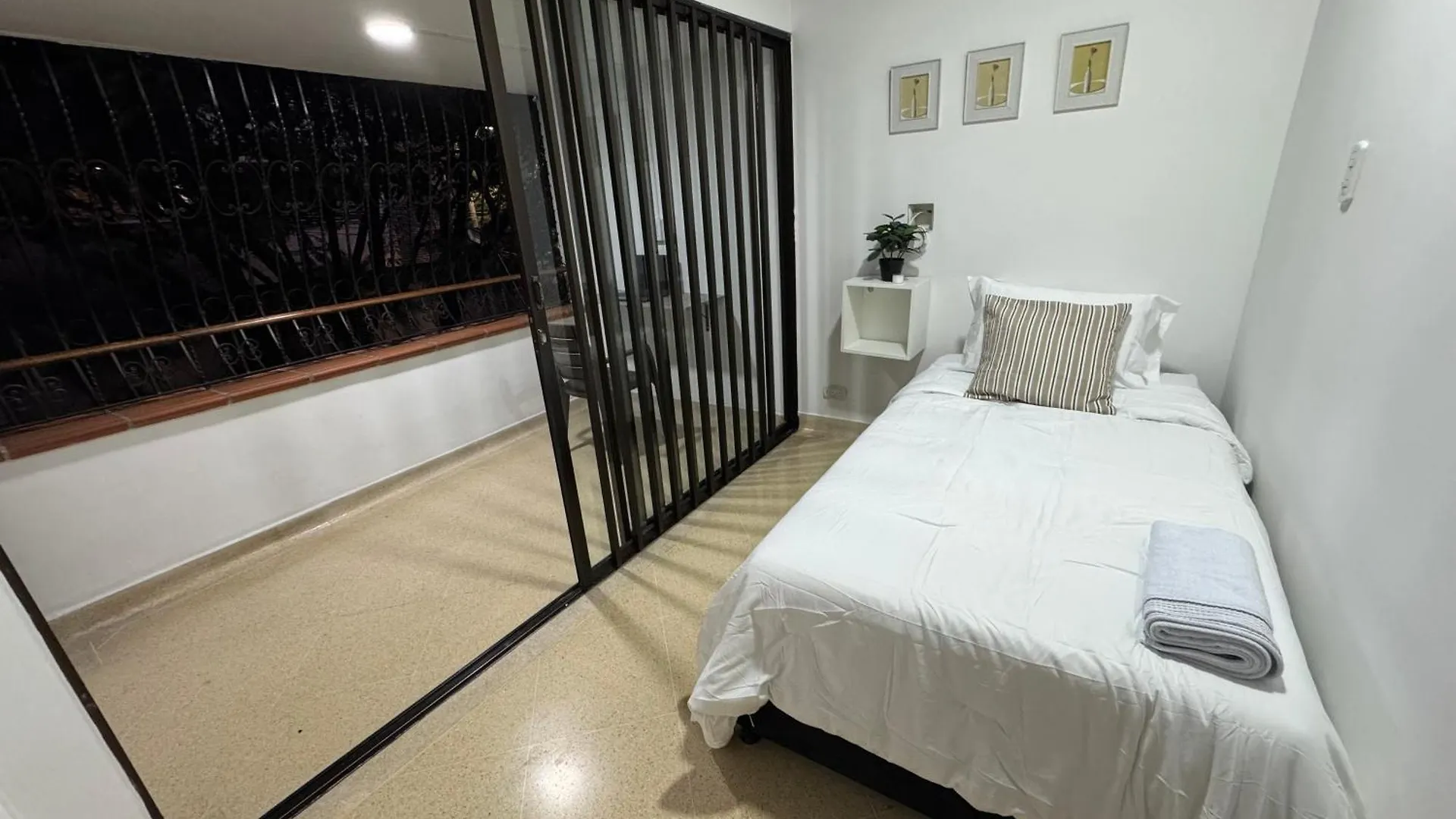 Homestay Casa Serene - Habitacion Alba Medellin Colombia